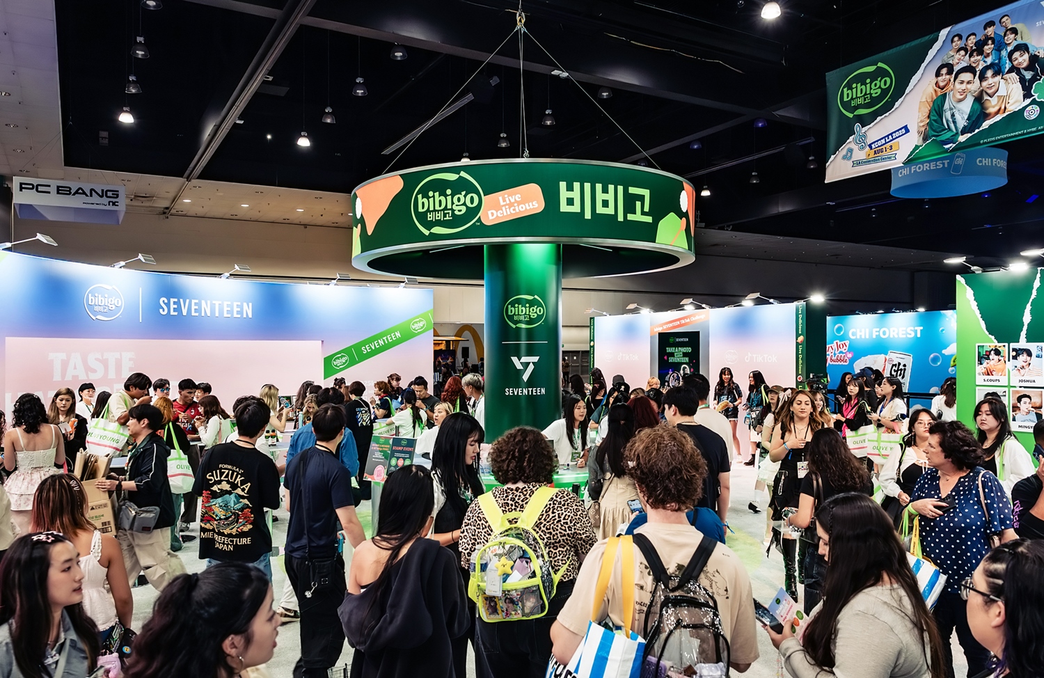 KCON LA 2025 비비고 부스 전경